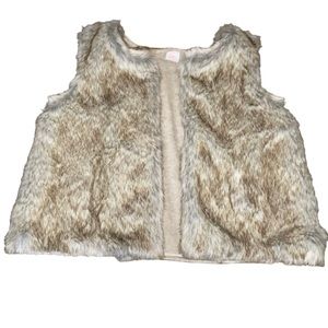 Girls faux‎ fur vest xl 14-16 plus
